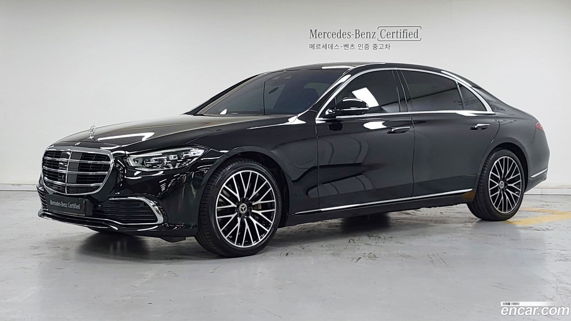 Main__Slider__Photo:S-Class Mercedes-Benz 2022.10-0
