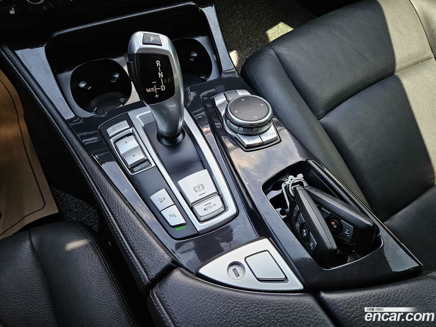5-Series BMW 2015.4-INNER-009