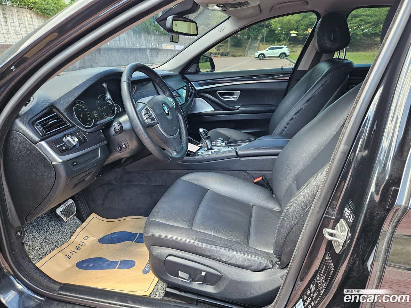 5-Series BMW 2015.4-INNER-010