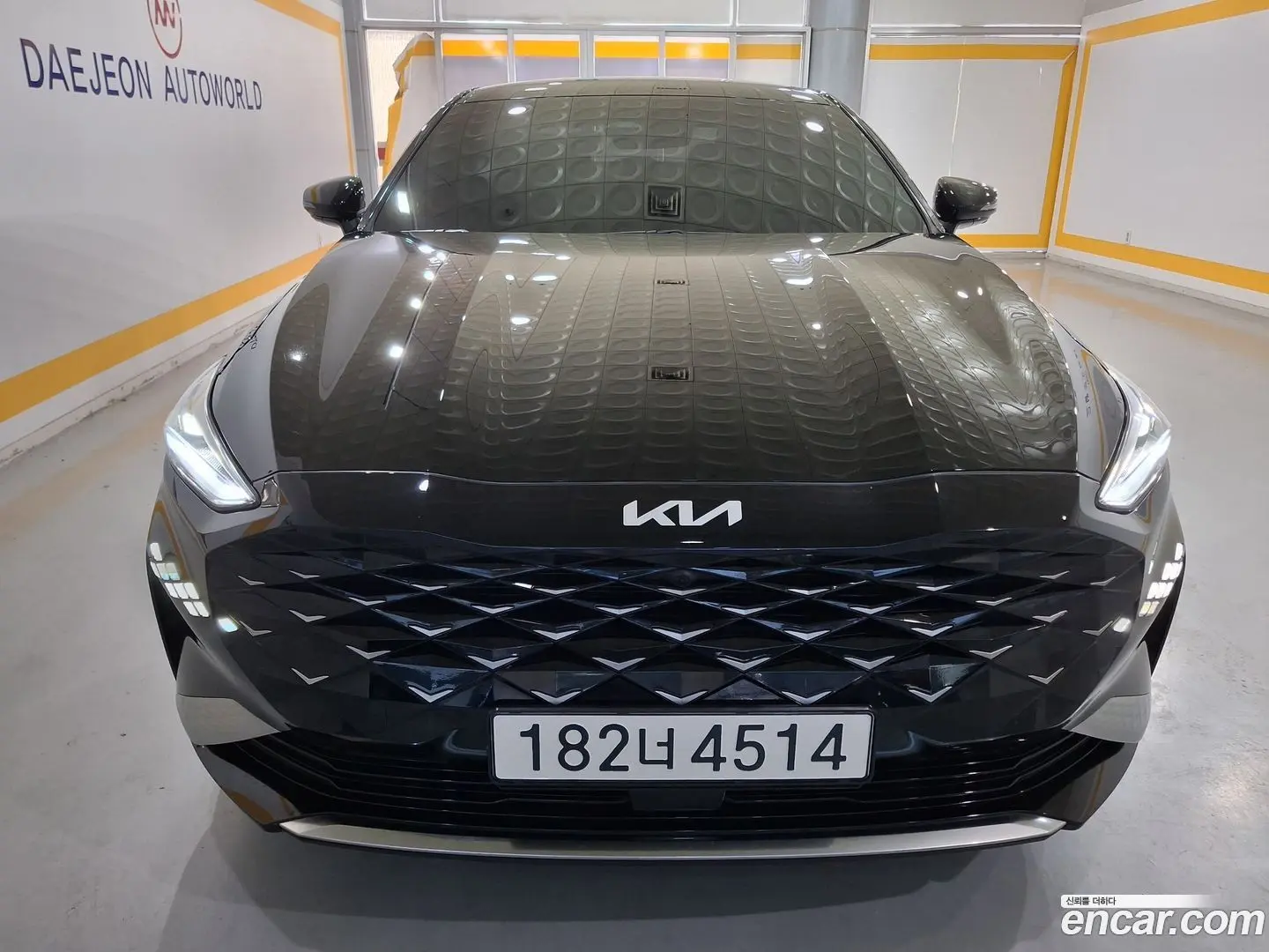 Main__Slider__Photo:K8 Kia 2022.10-0