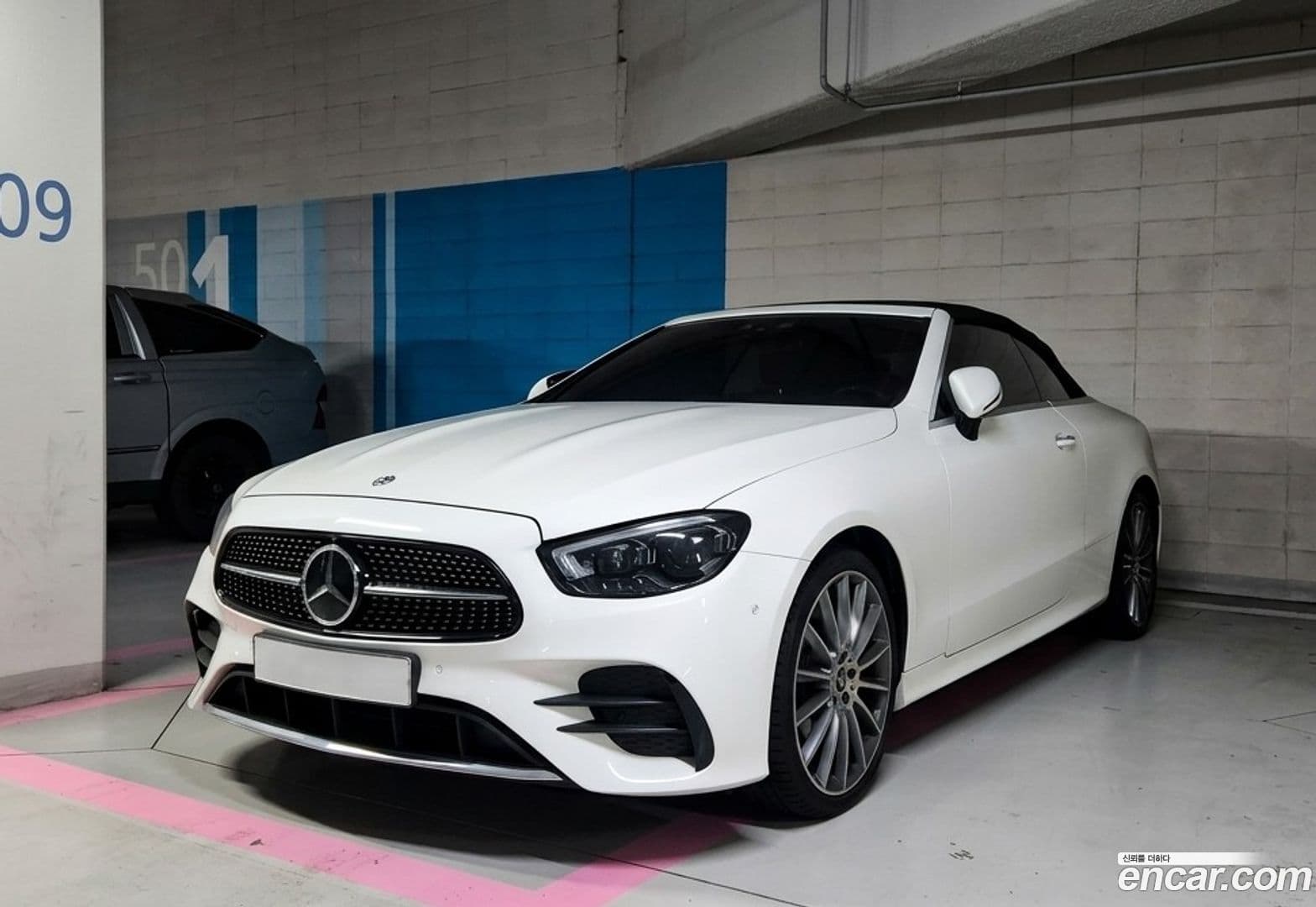 Main__Slider__Photo:E-Class Mercedes-Benz 2022.4-0