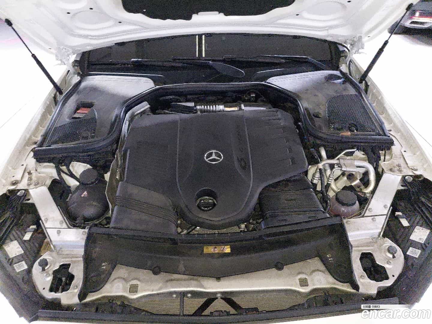 E-Class Mercedes-Benz 2022.4-INNER-010