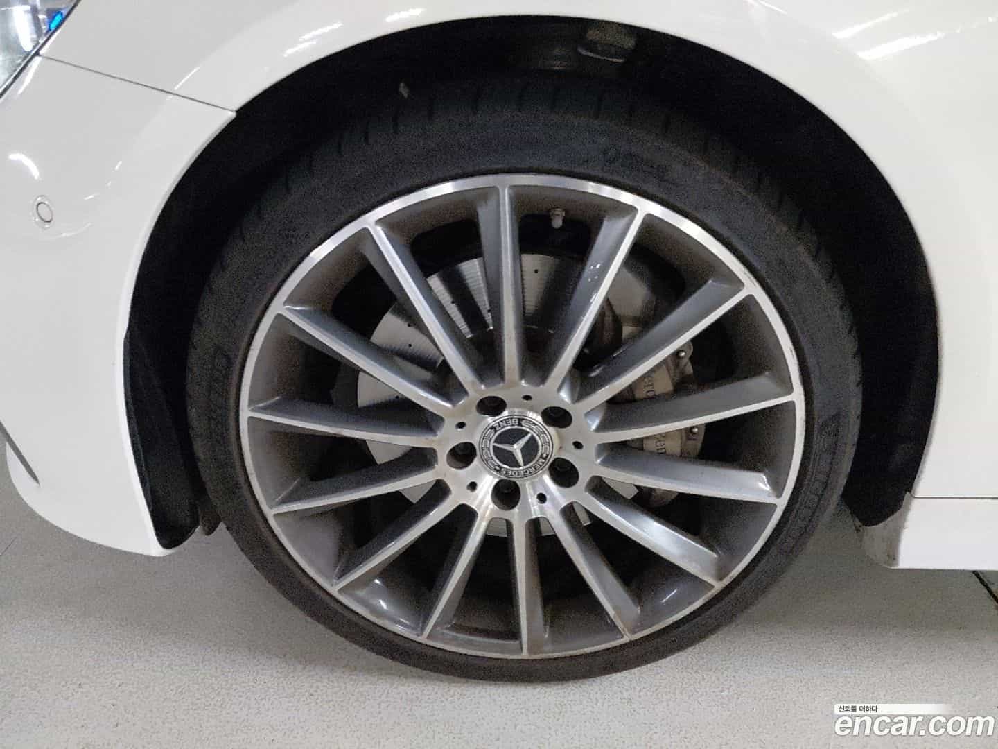 E-Class Mercedes-Benz 2022.4-OPTION-016
