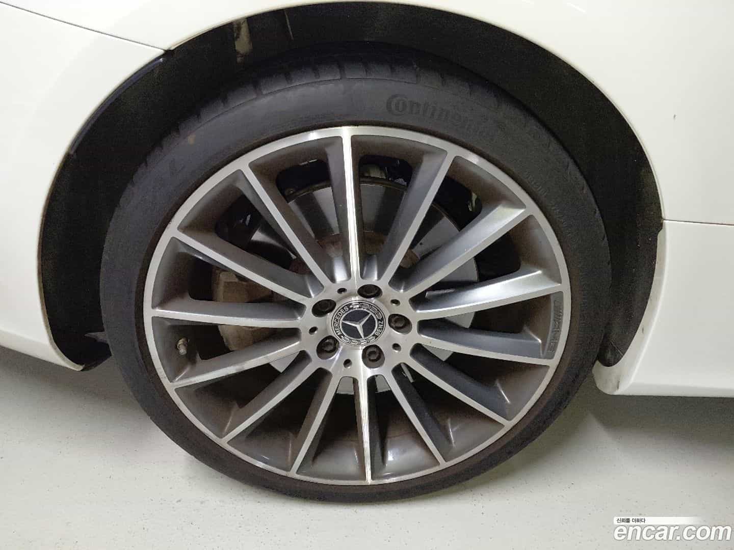 E-Class Mercedes-Benz 2022.4-OPTION-017