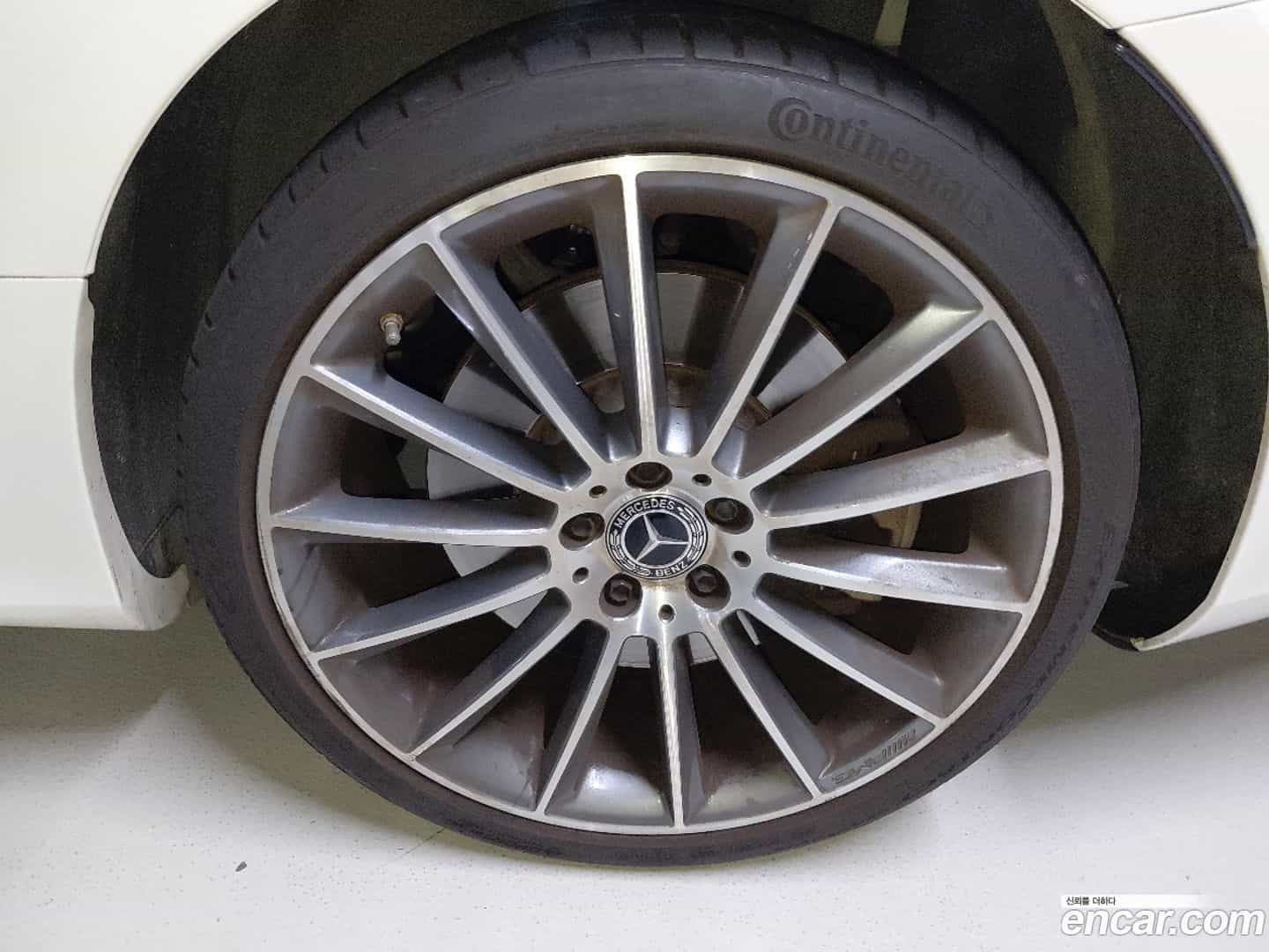 E-Class Mercedes-Benz 2022.4-OPTION-018