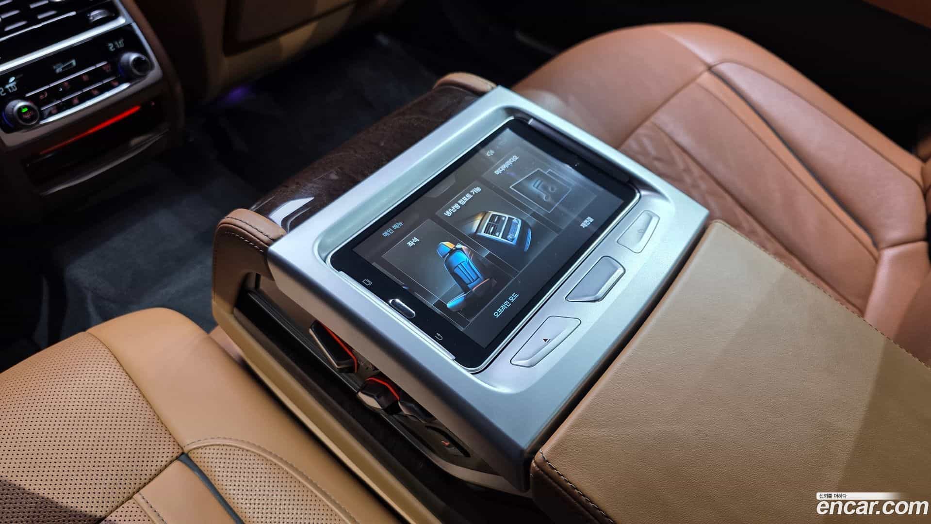 7-Series BMW 2018.6-OPTION-022