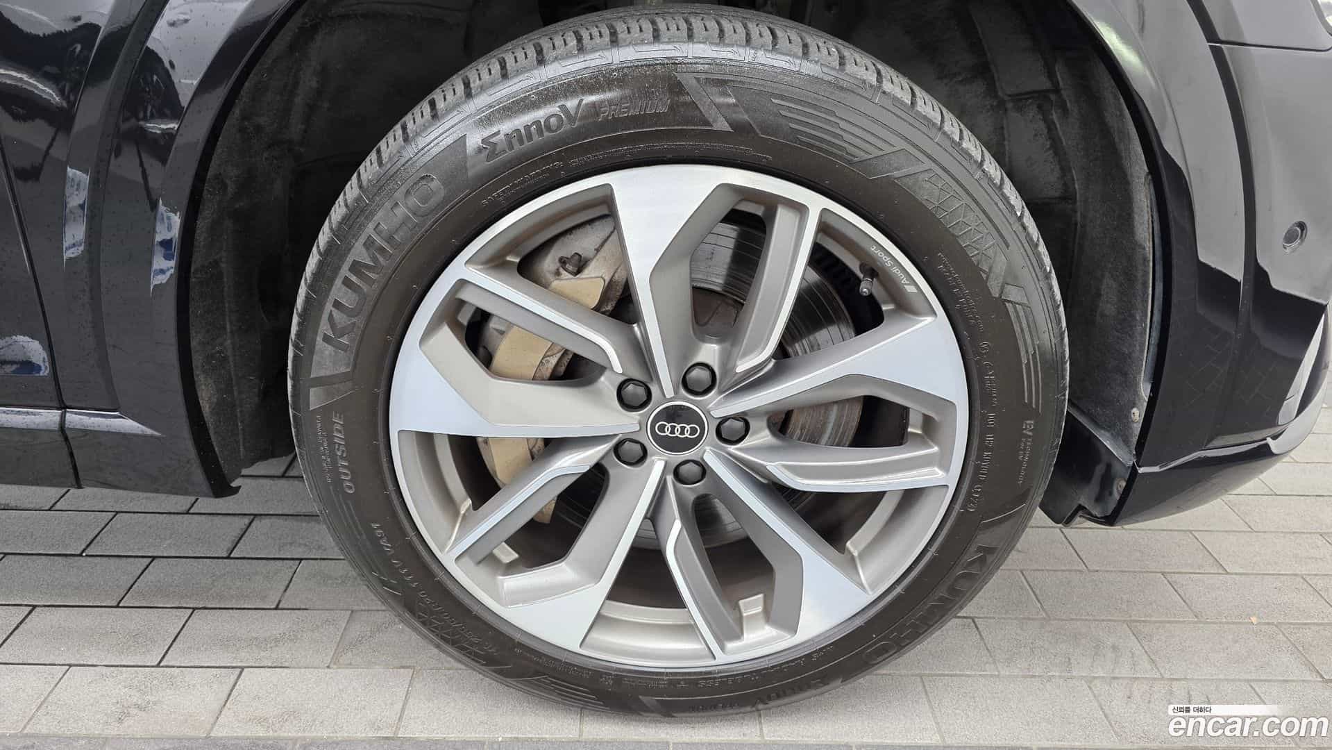 e-tron Audi 2021.11-OUTER-031
