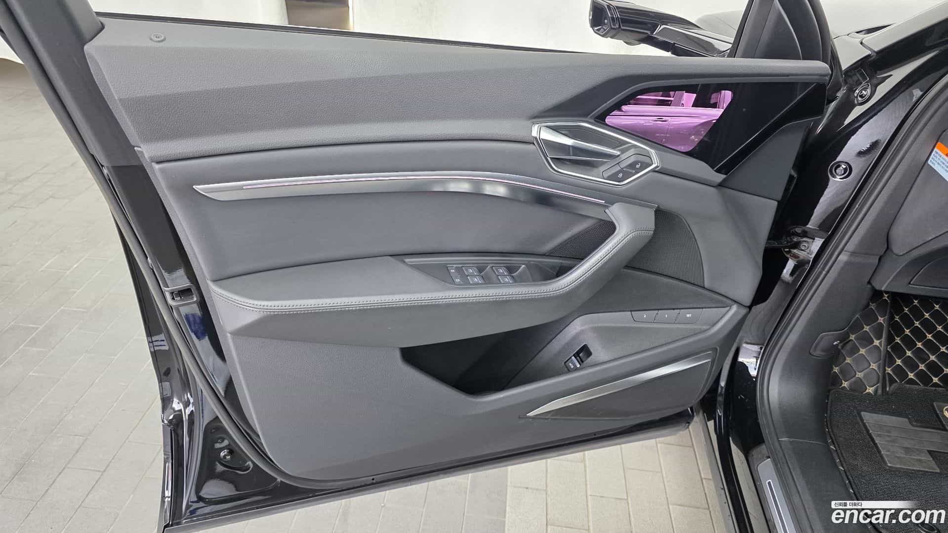 e-tron Audi 2021.11-INNER-034