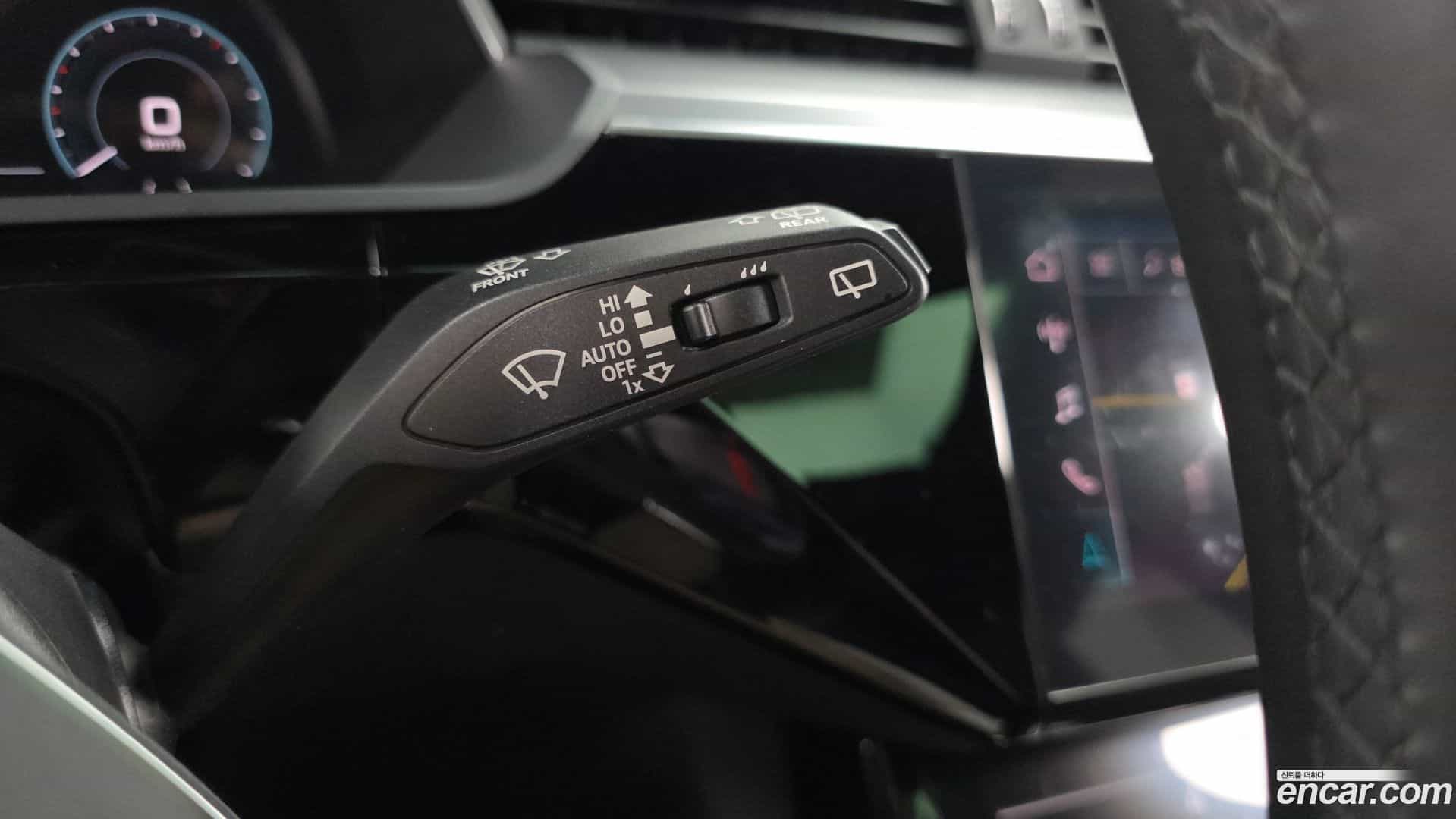 e-tron Audi 2021.11-OPTION-042