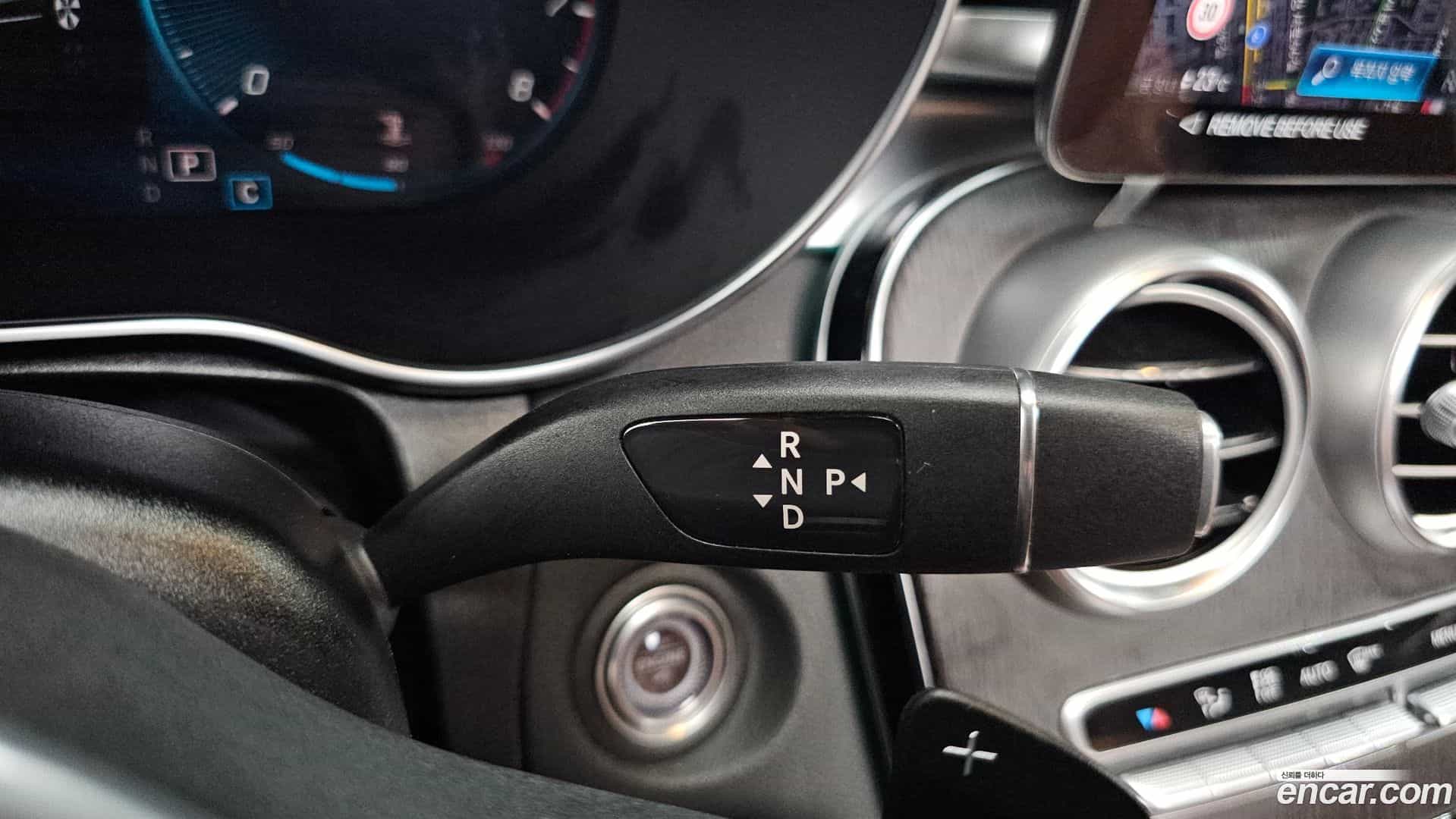 GLC-Class Mercedes-Benz 2022.5-INNER-009