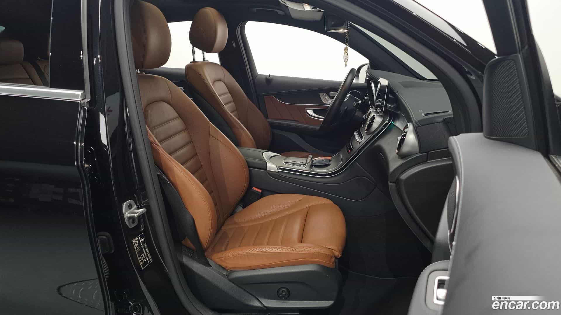 GLC-Class Mercedes-Benz 2022.5-INNER-010