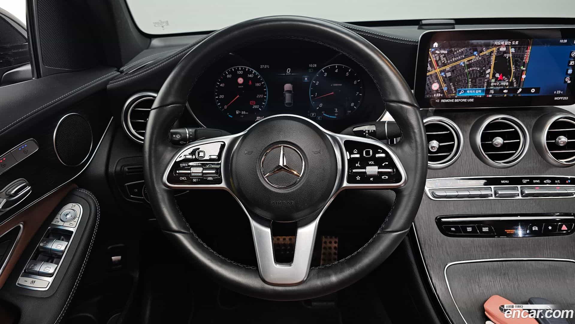 GLC-Class Mercedes-Benz 2022.5-OPTION-017