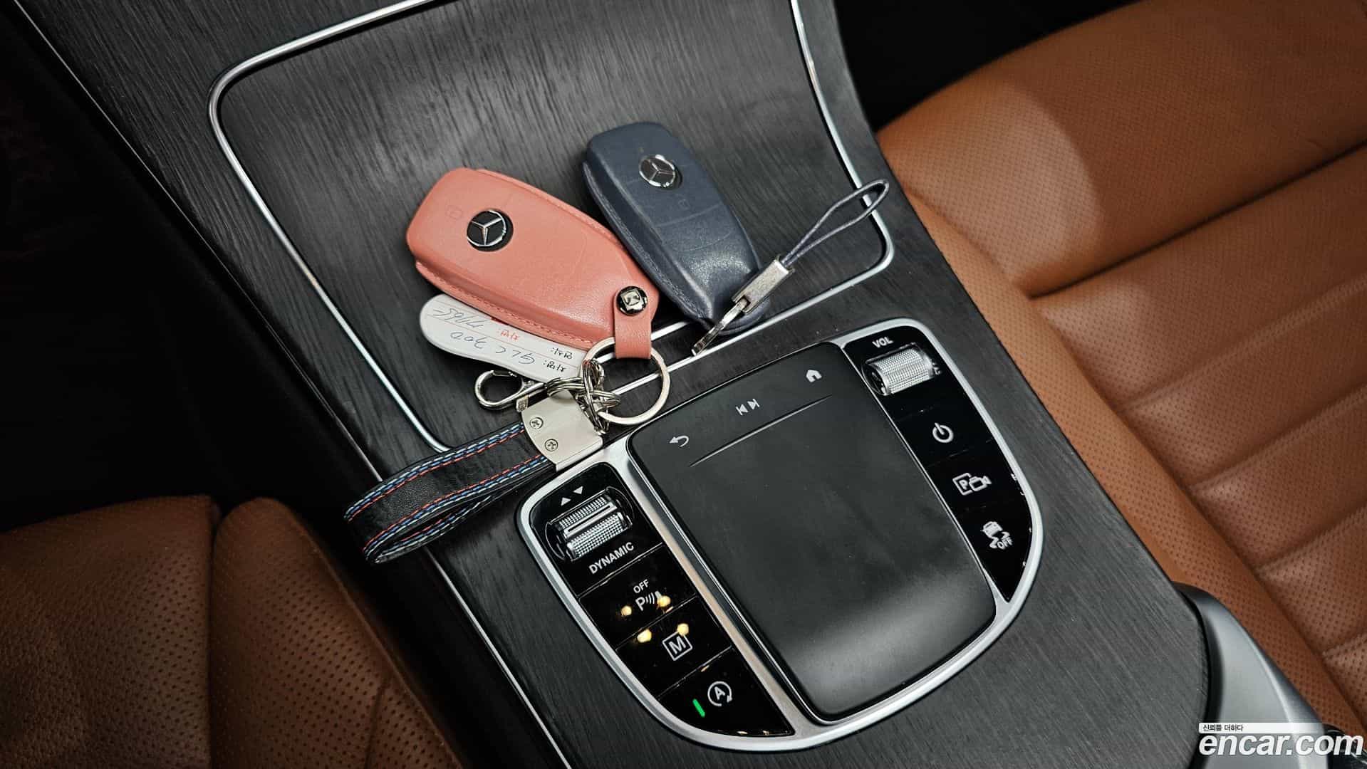 GLC-Class Mercedes-Benz 2022.5-OPTION-023