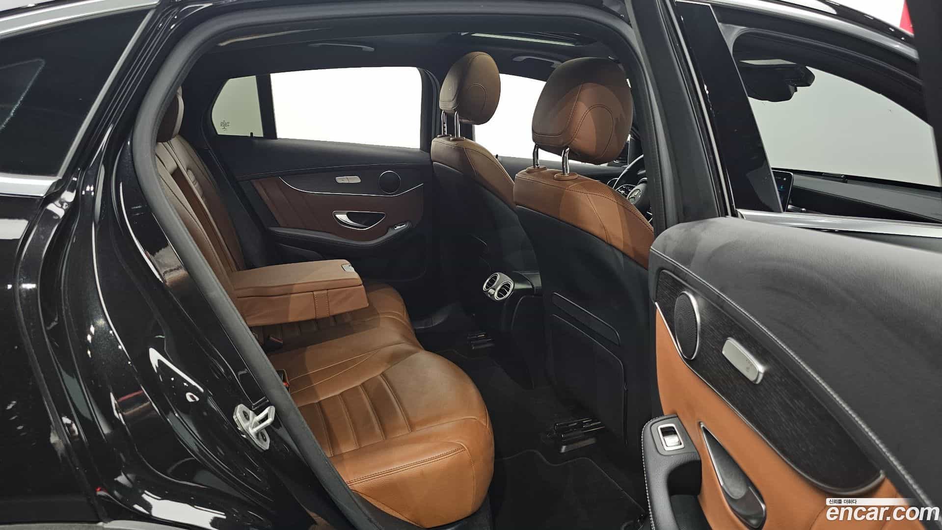 GLC-Class Mercedes-Benz 2022.5-INNER-036