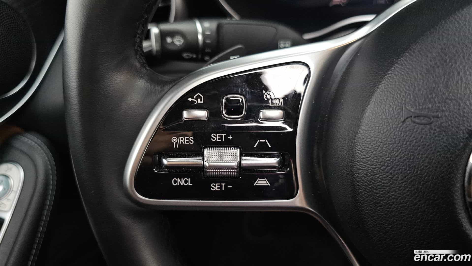 GLC-Class Mercedes-Benz 2022.5-OPTION-045