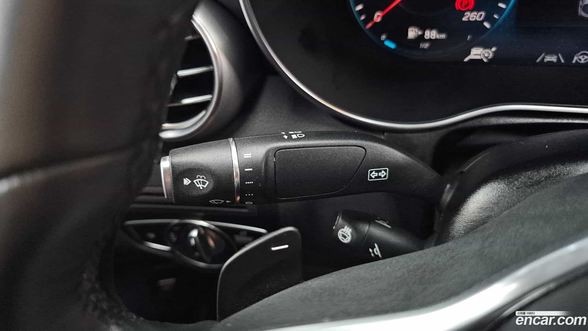 GLC-Class Mercedes-Benz 2022.5-OPTION-046
