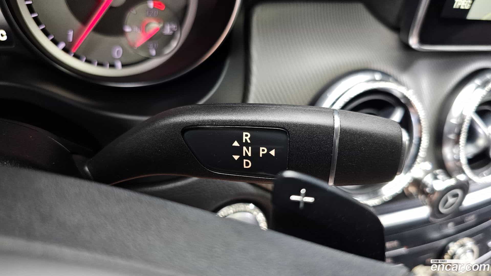 CLA-Class Mercedes-Benz 2016.3-INNER-009