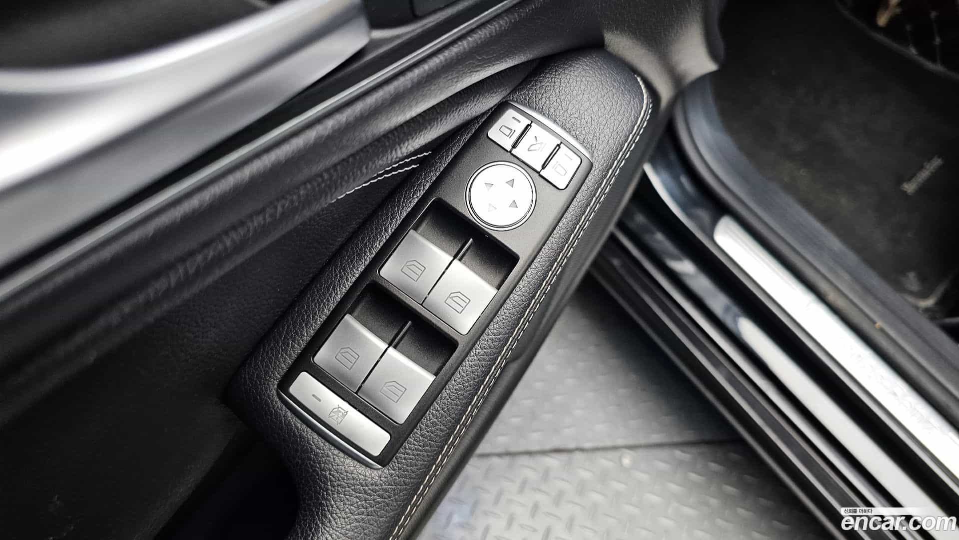 CLA-Class Mercedes-Benz 2016.3-OPTION-023
