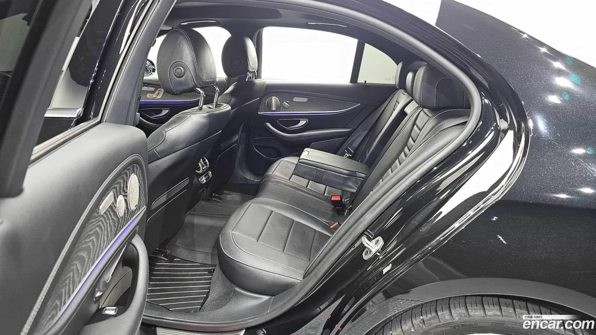 E-Class Mercedes-Benz 2022.4-OPTION-015