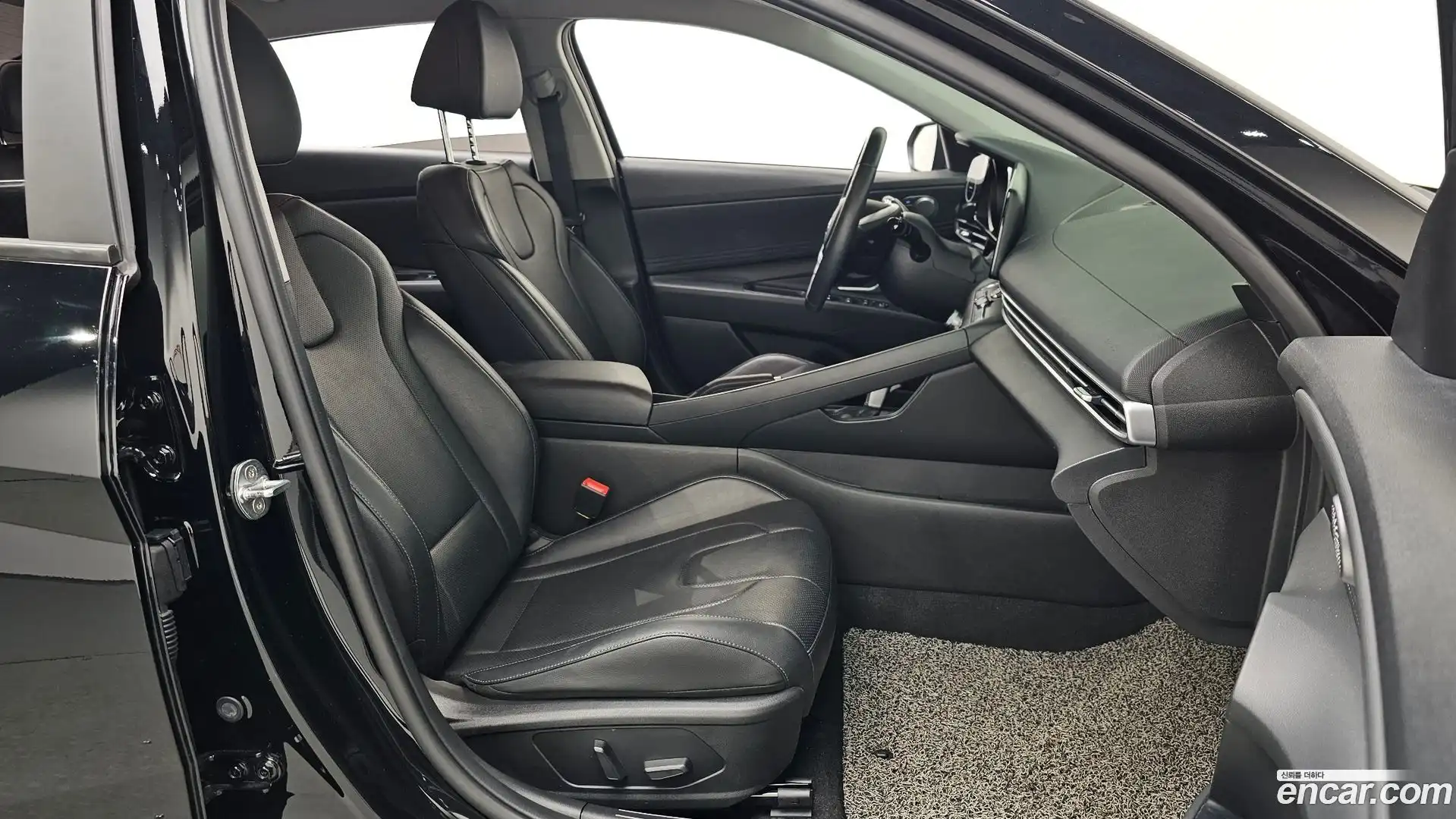 AVANTE Hyundai 2022.5-OPTION-016