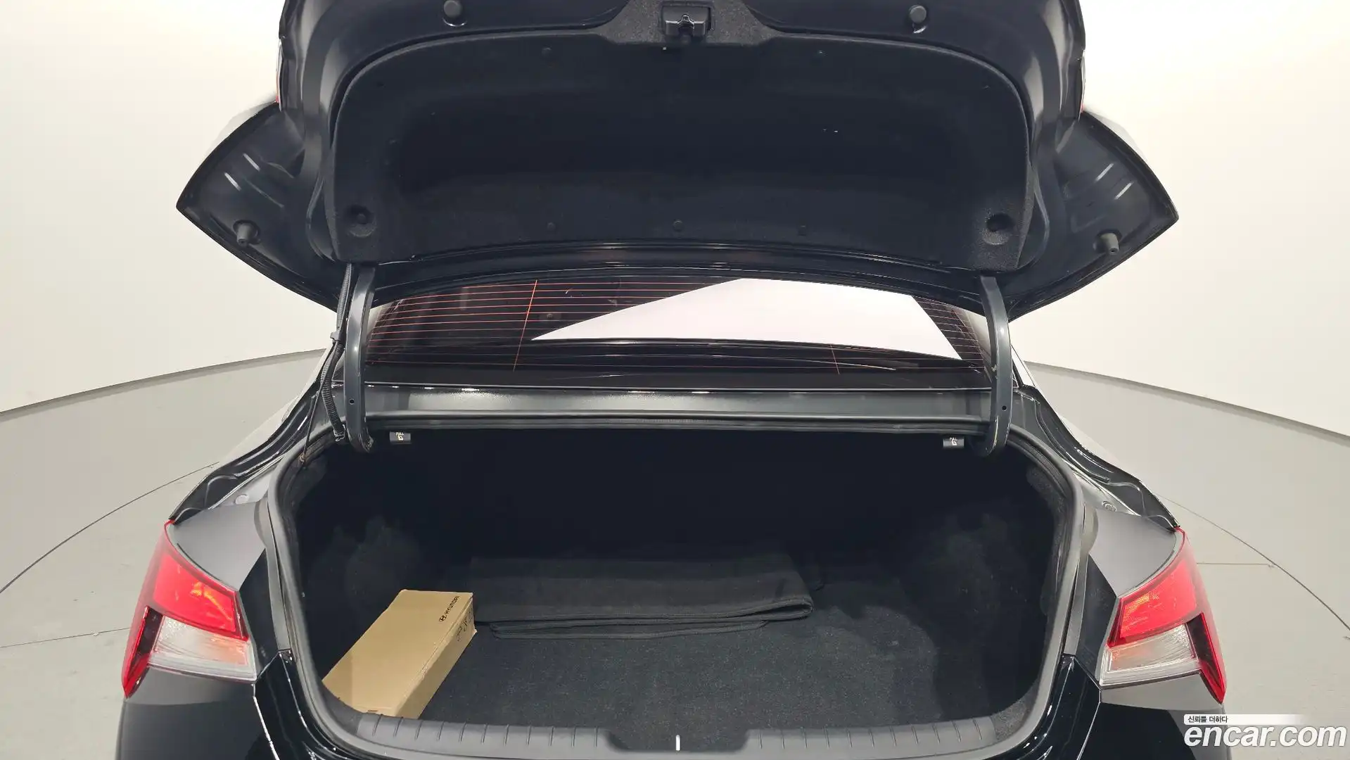 AVANTE Hyundai 2022.5-OPTION-045