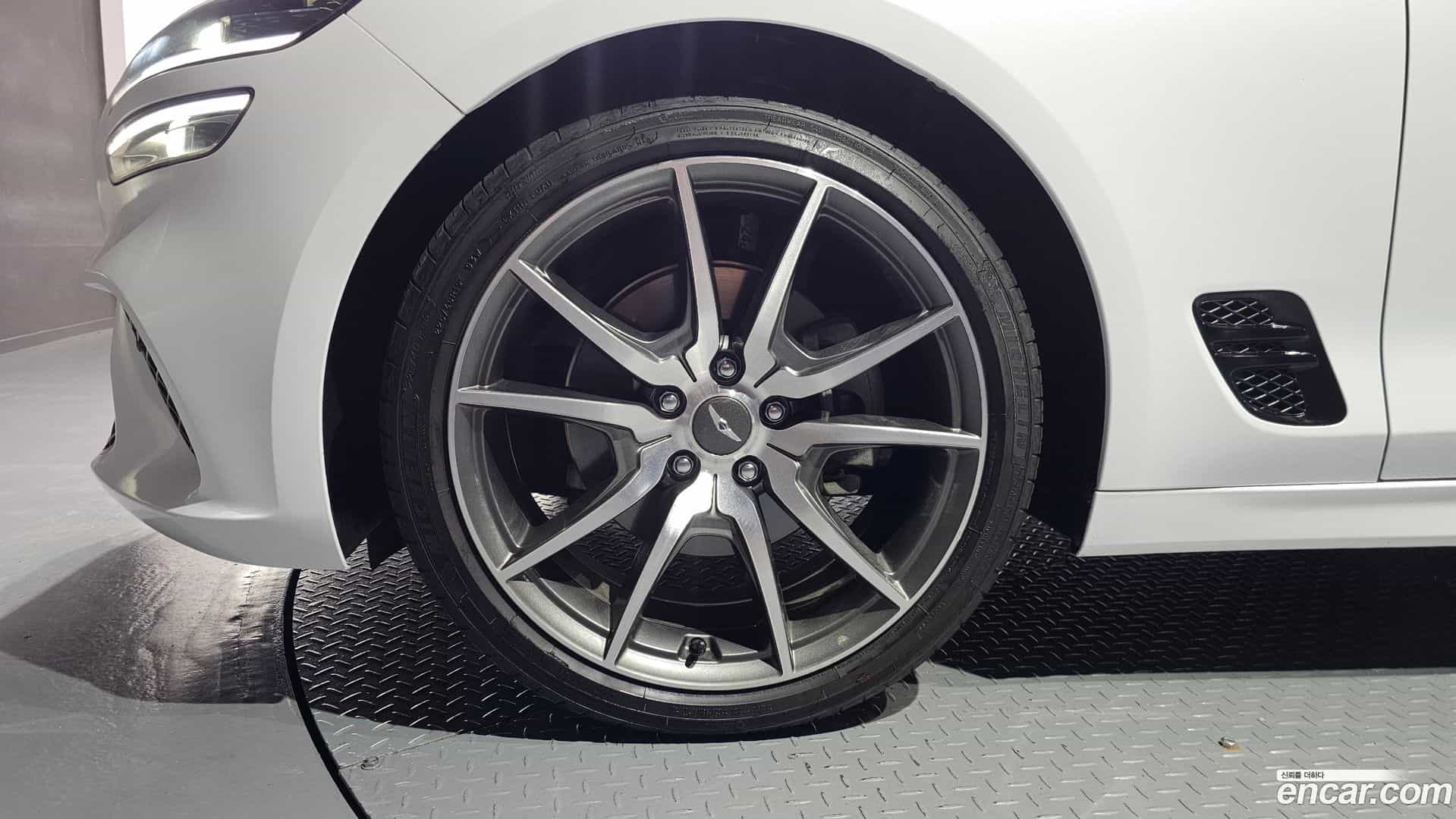 G70 Genesis 2022.6-OUTER-005