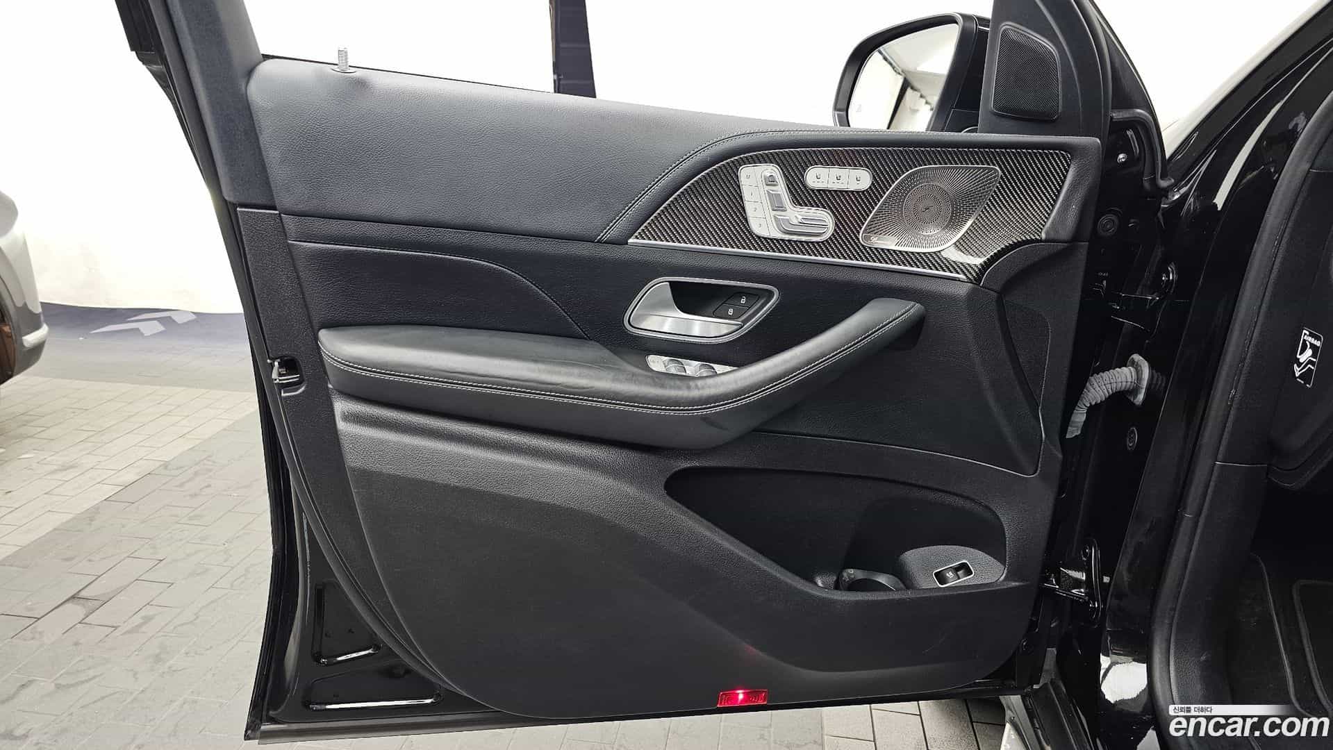 GLE-Class Mercedes-Benz 2022.5-INNER-034