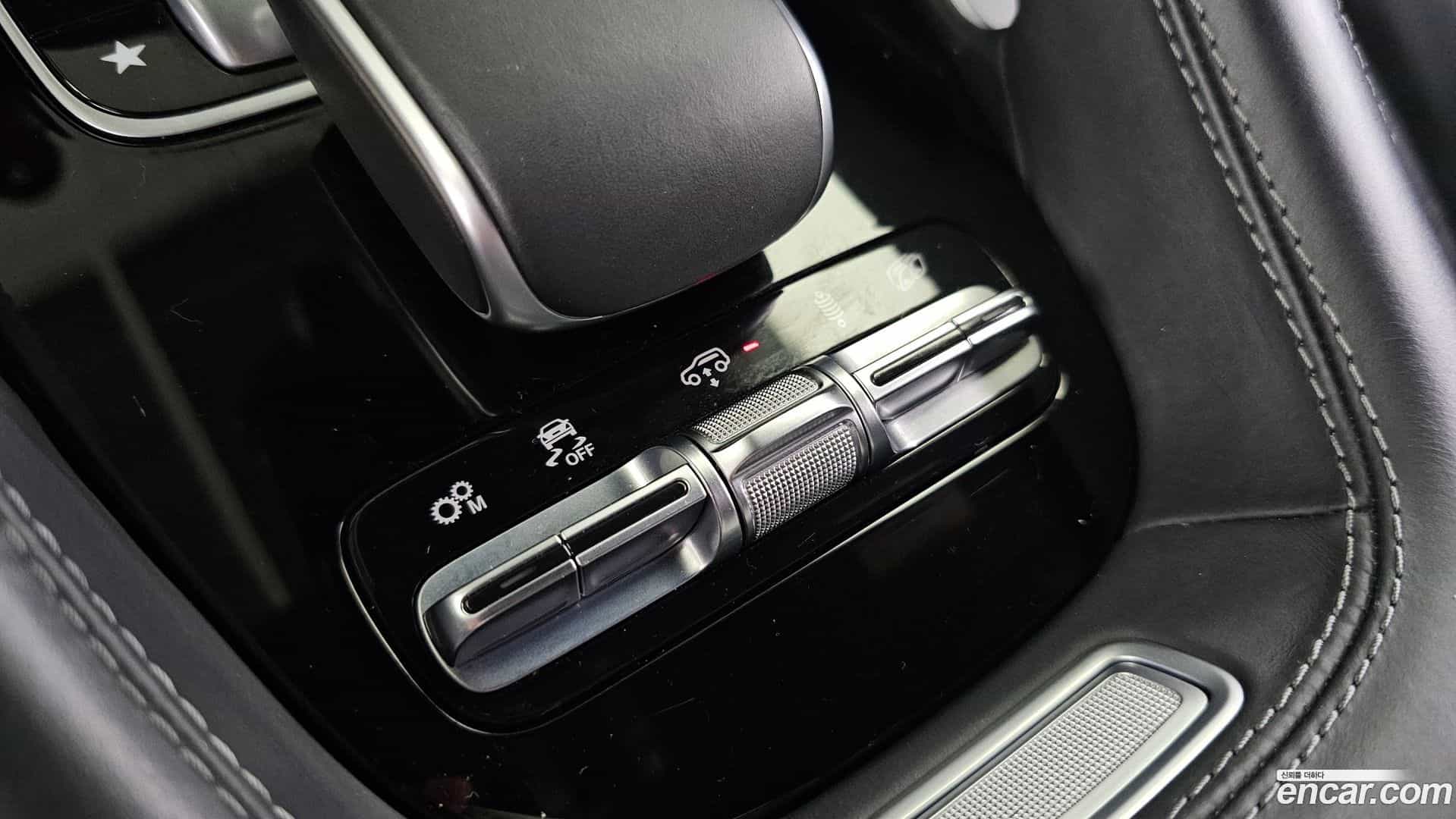 GLE-Class Mercedes-Benz 2022.5-OPTION-044