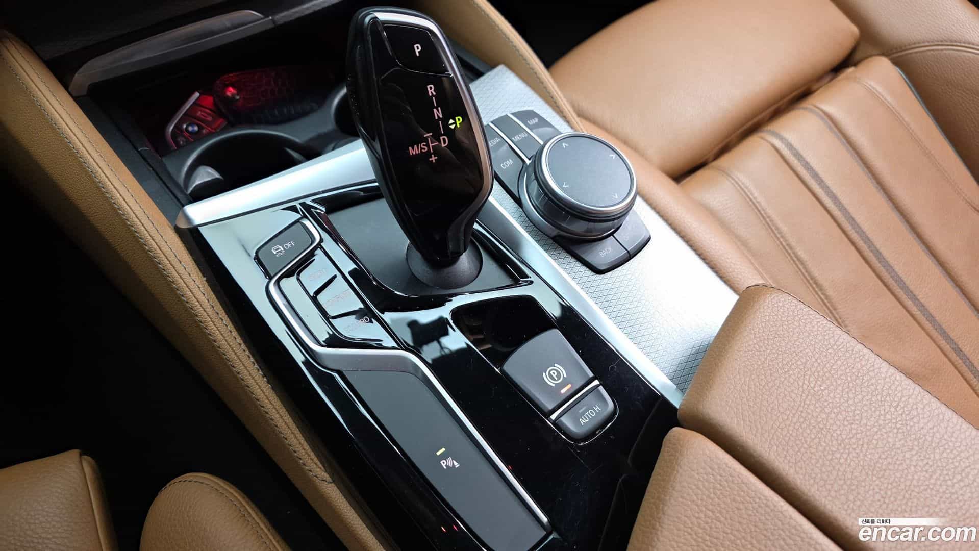 5-Series BMW 2017.10-INNER-009
