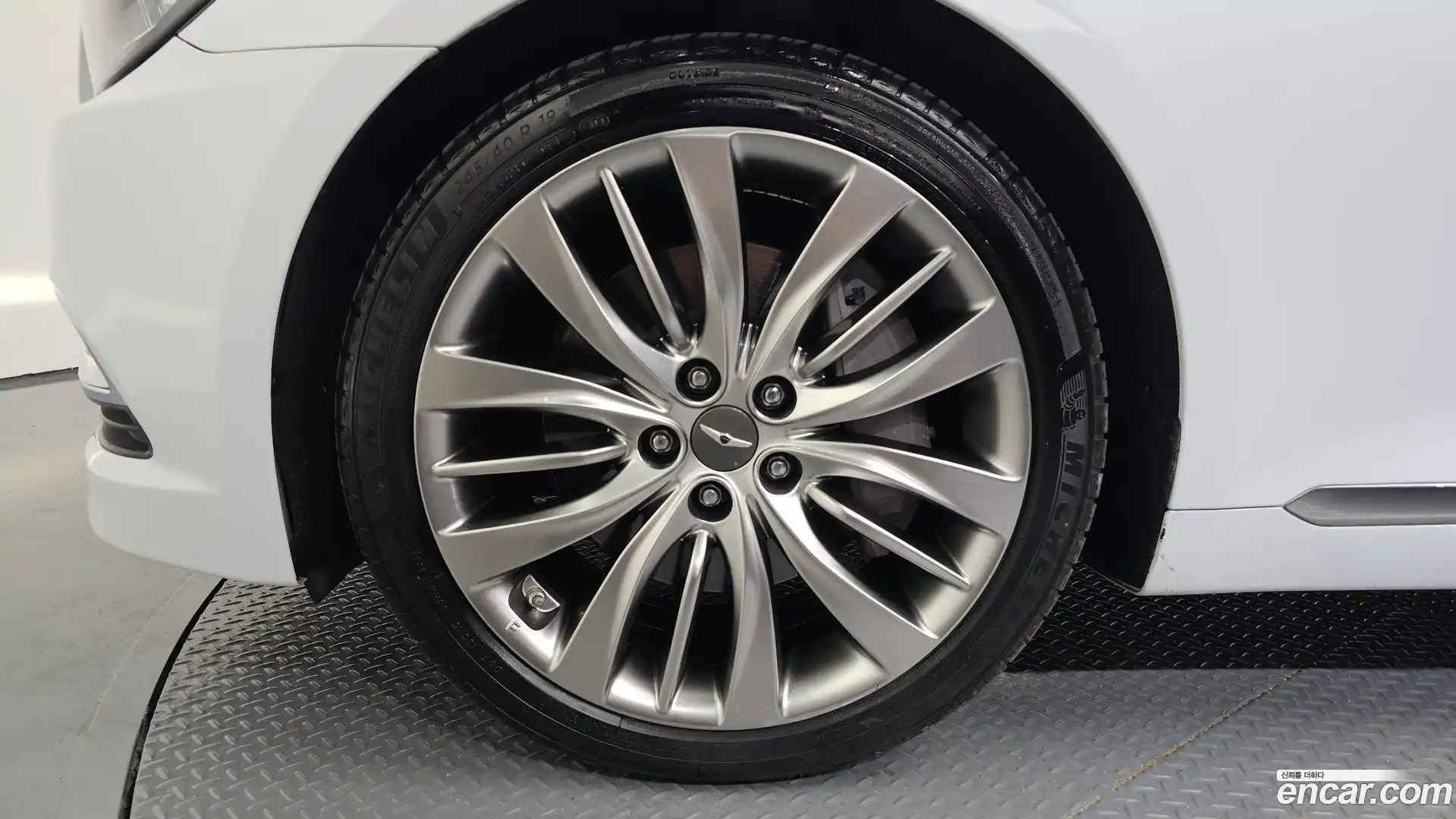 Genesis Hyundai 2016.4-OUTER-005