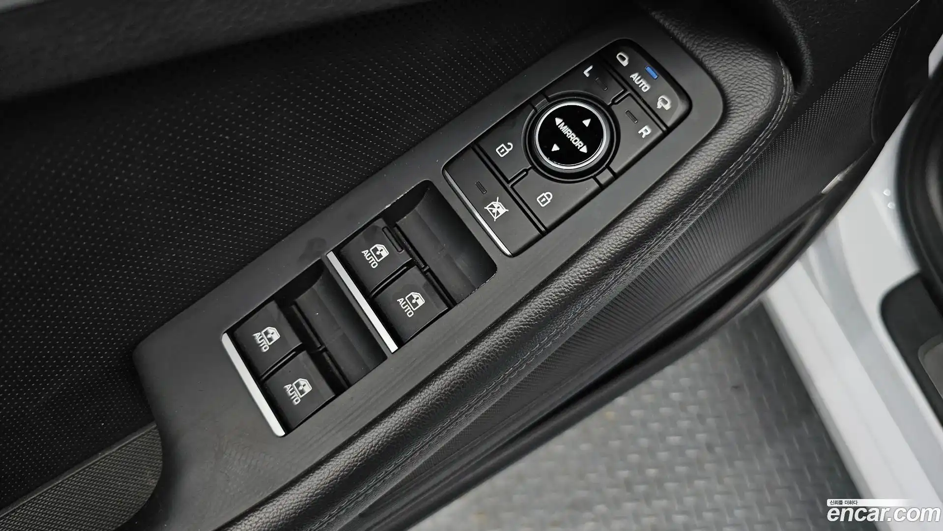 Genesis Hyundai 2016.4-OPTION-024