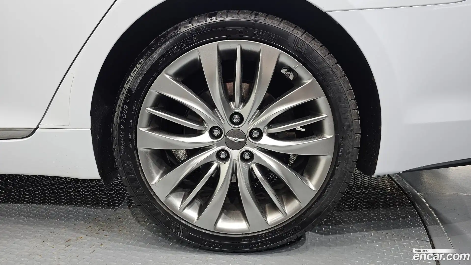 Genesis Hyundai 2016.4-OUTER-031