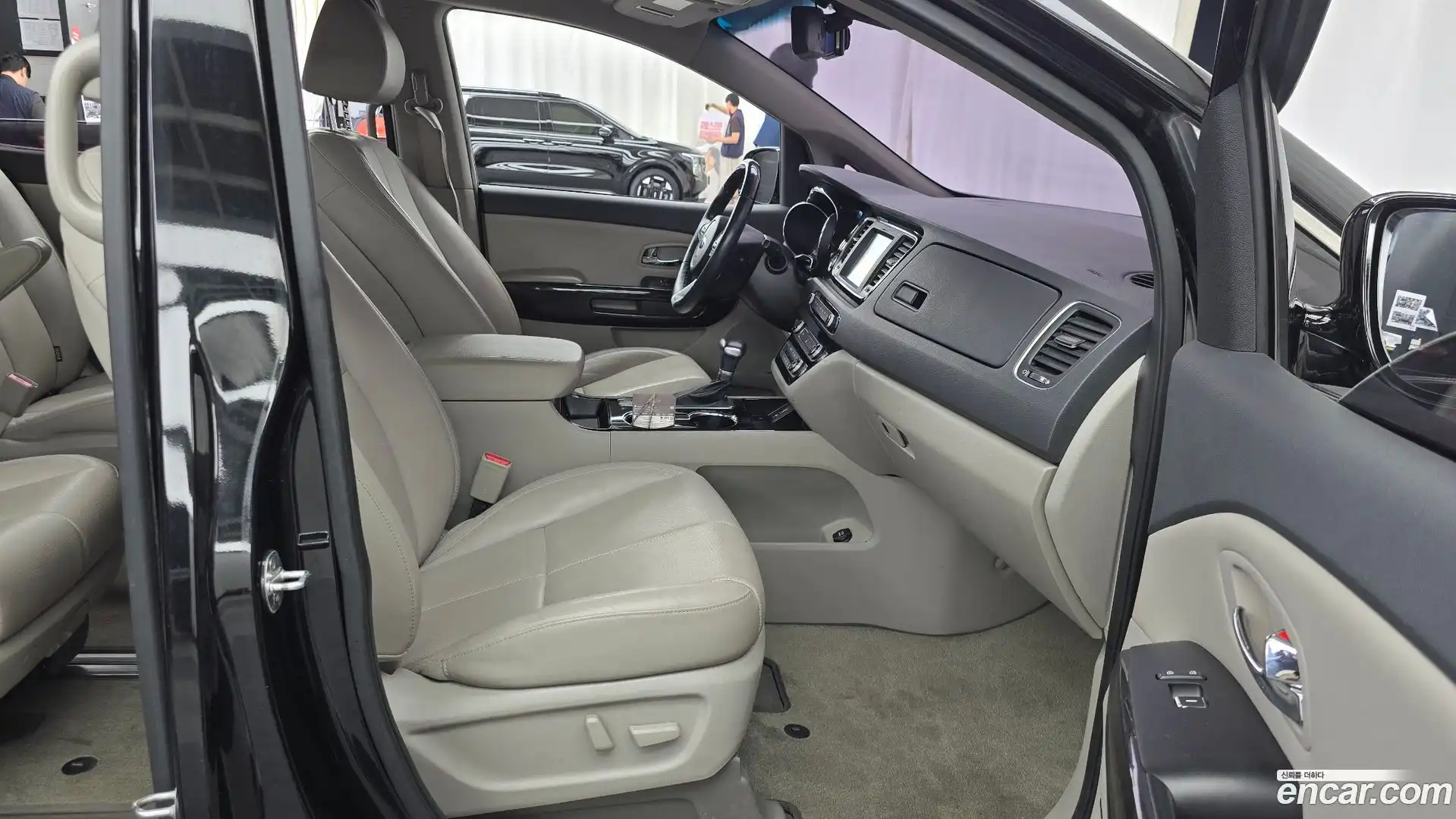 Canival Kia 2019.1-INNER-036