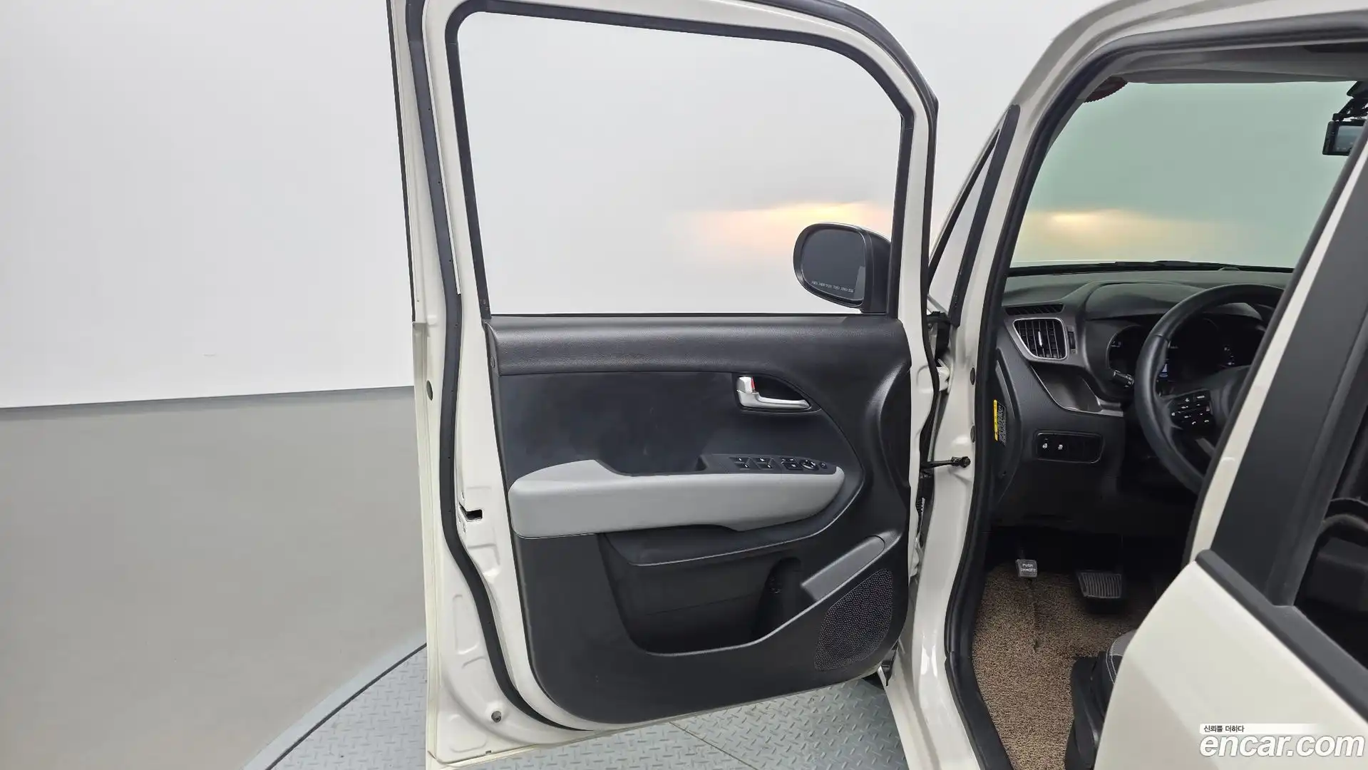 RAY Kia 2022.1-INNER-034