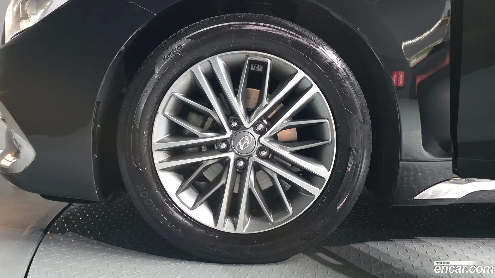 Grandeur Hyundai 2018.6-OUTER-005