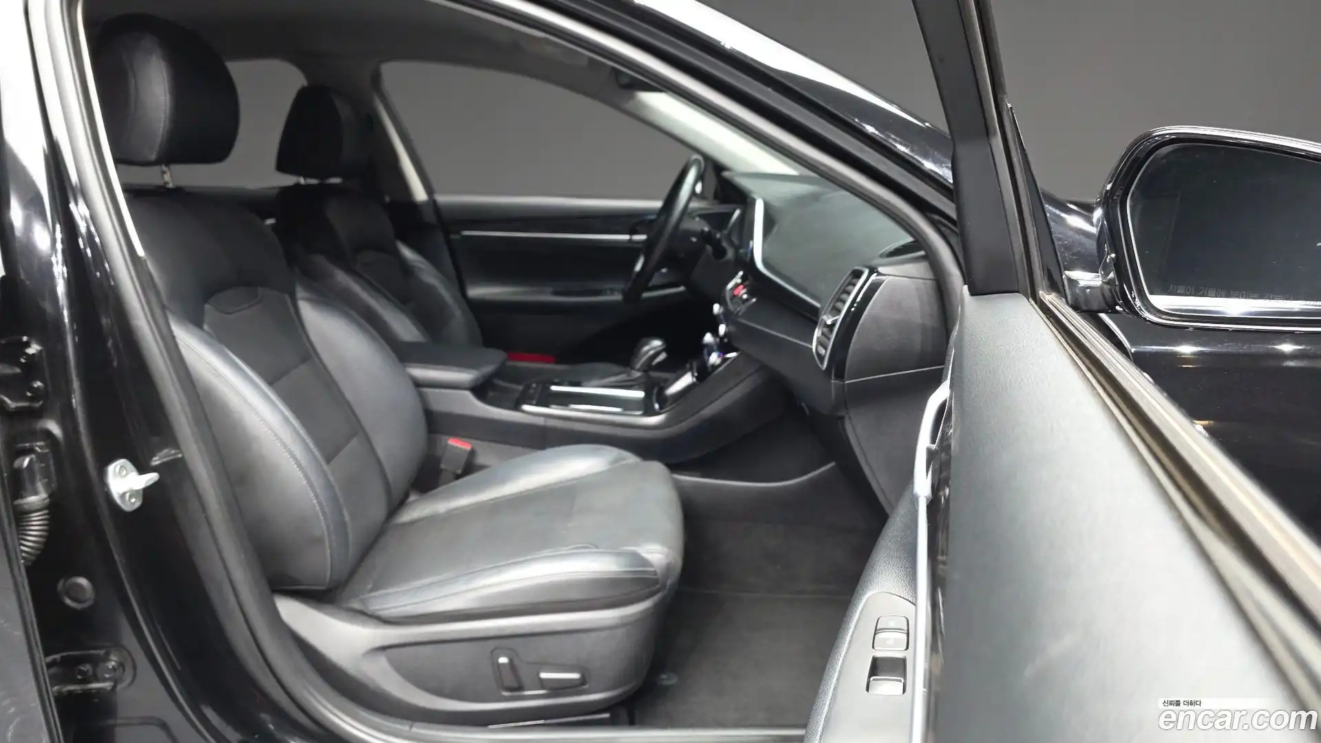 Grandeur Hyundai 2018.6-OPTION-015