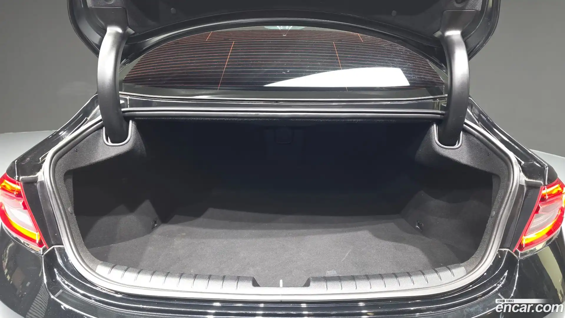 Grandeur Hyundai 2018.6-OPTION-024