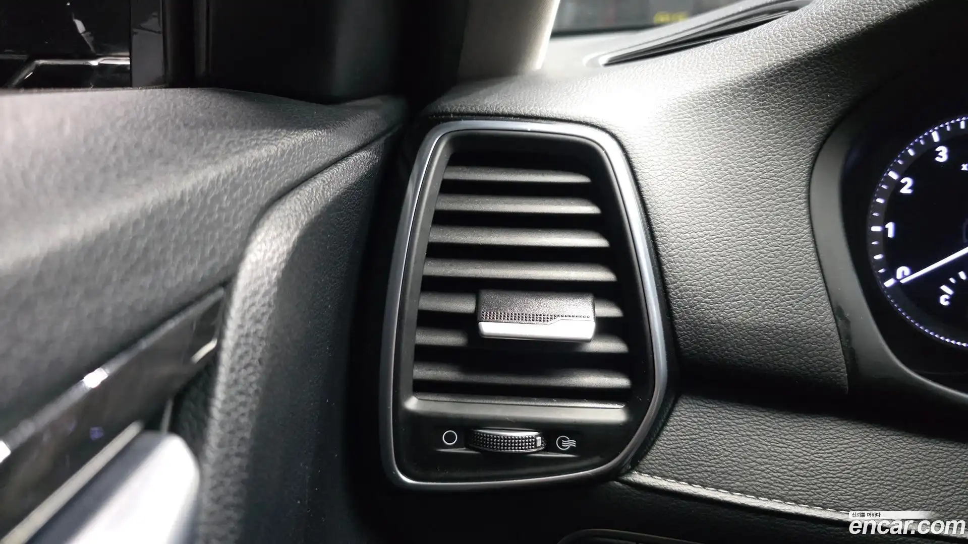 Grandeur Hyundai 2018.6-OPTION-046