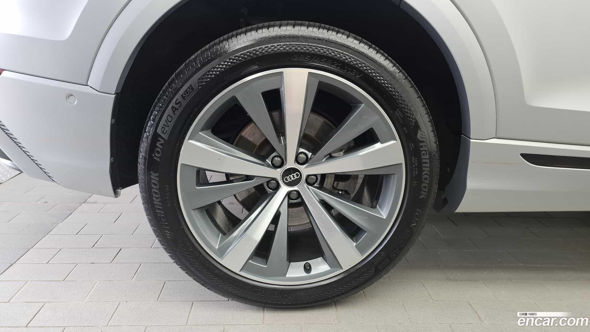 Q8 Audi 2021.9-OUTER-005