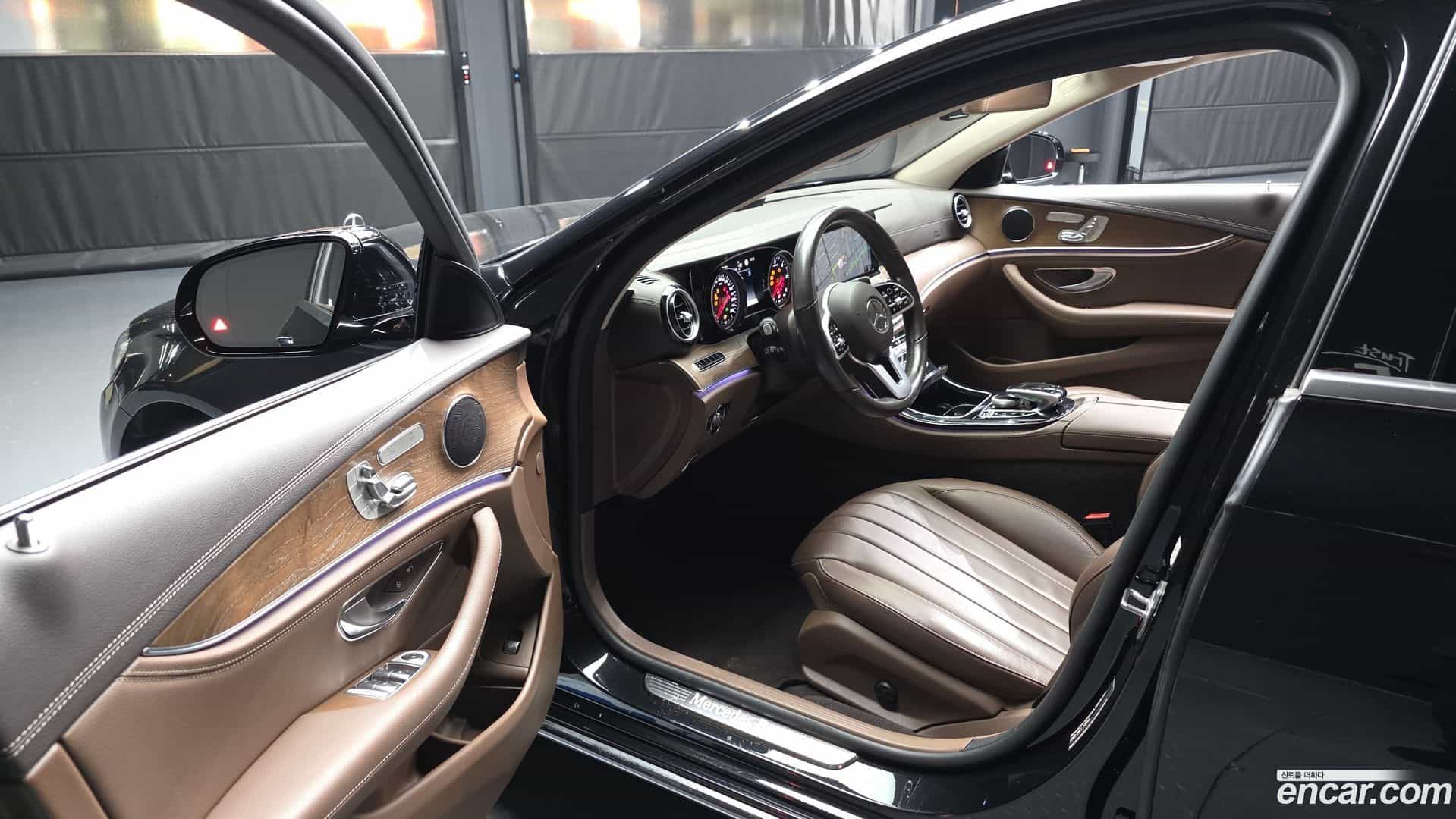 E-Class Mercedes-Benz 2019.6-INNER-010