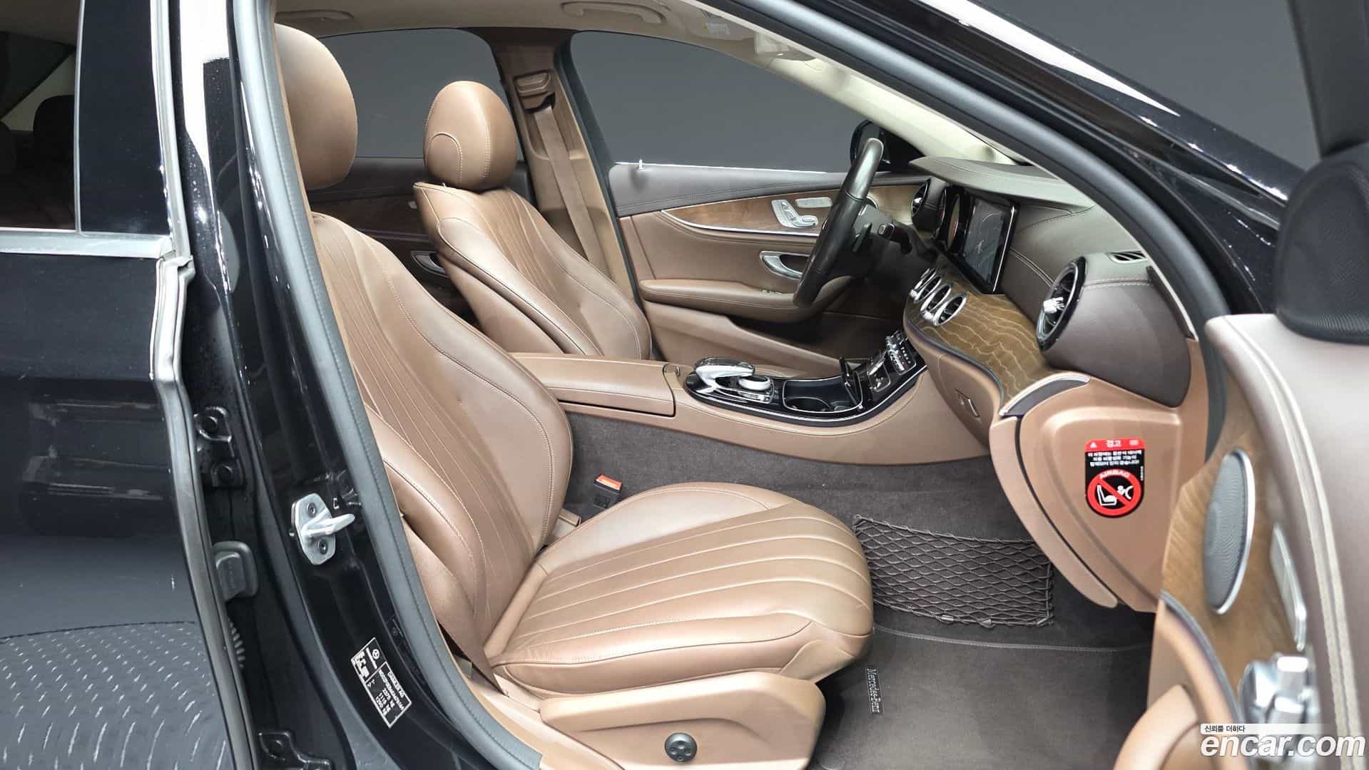 E-Class Mercedes-Benz 2019.6-OPTION-015