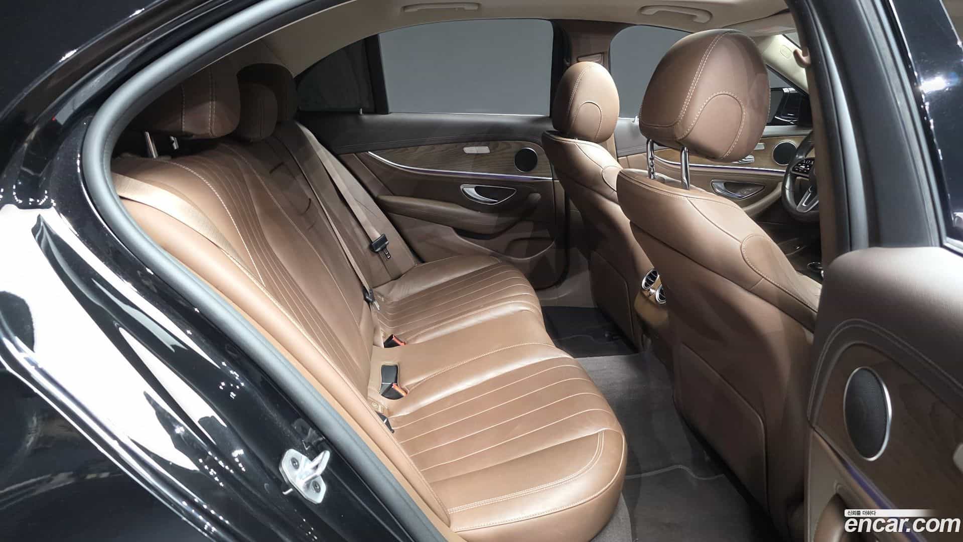E-Class Mercedes-Benz 2019.6-OPTION-016
