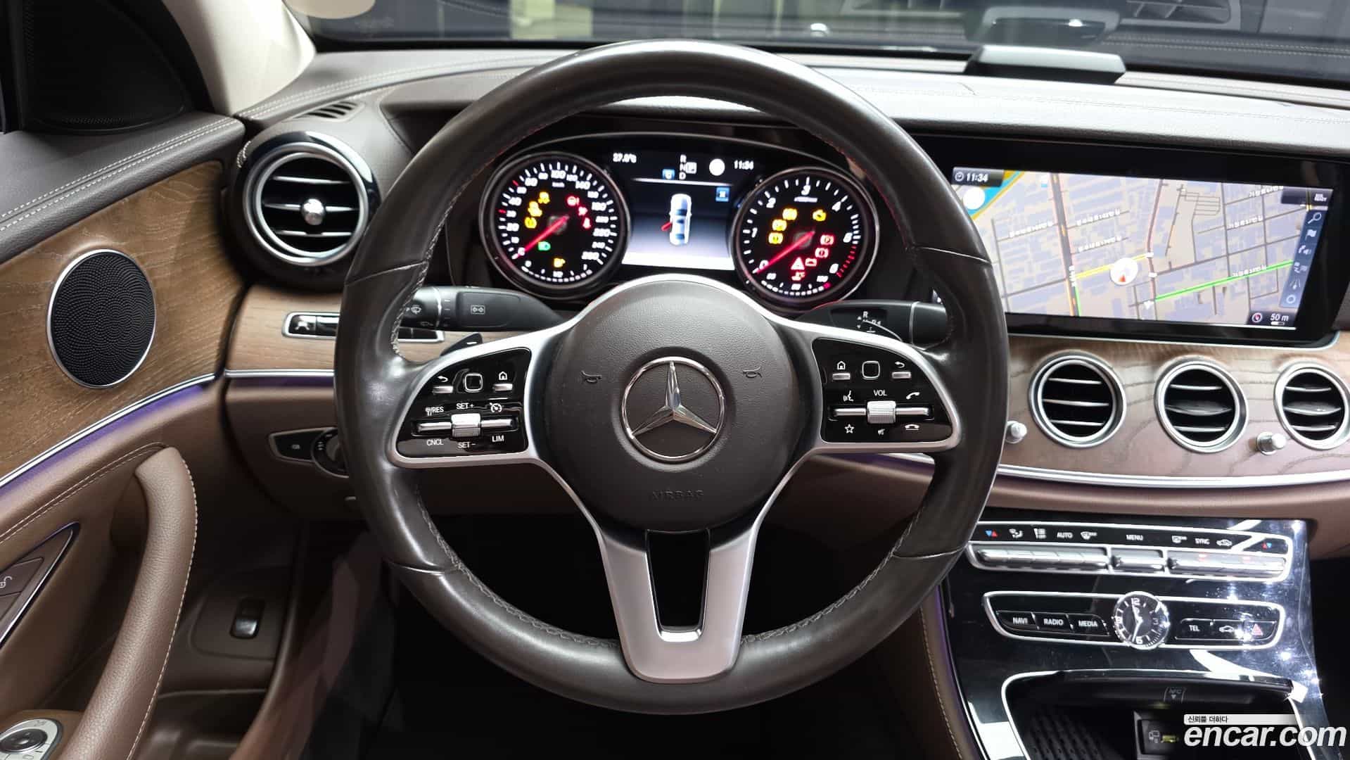 E-Class Mercedes-Benz 2019.6-OPTION-017