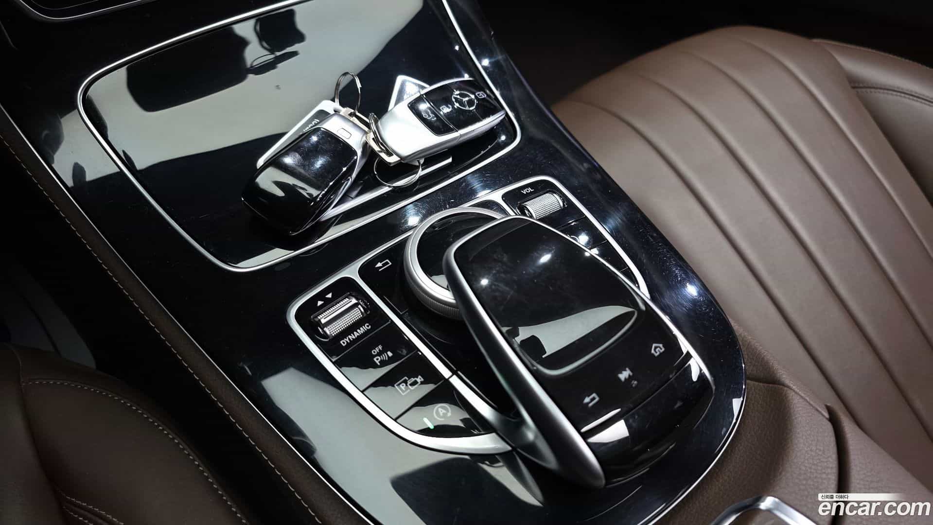 E-Class Mercedes-Benz 2019.6-OPTION-021