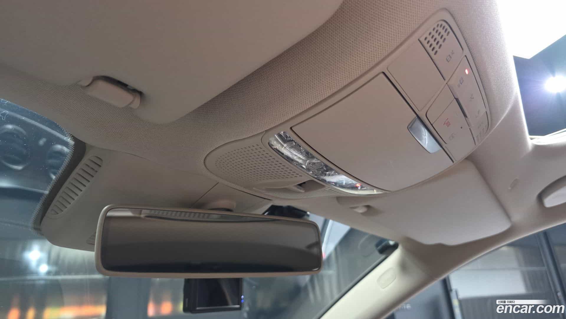 E-Class Mercedes-Benz 2019.6-OPTION-022