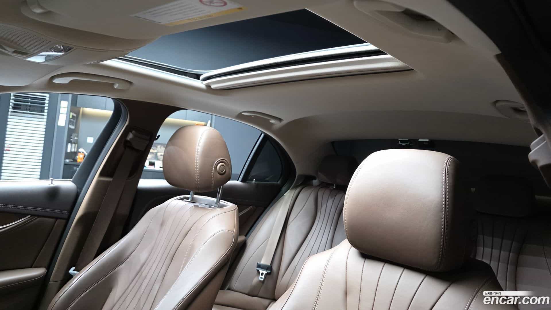 E-Class Mercedes-Benz 2019.6-OPTION-023
