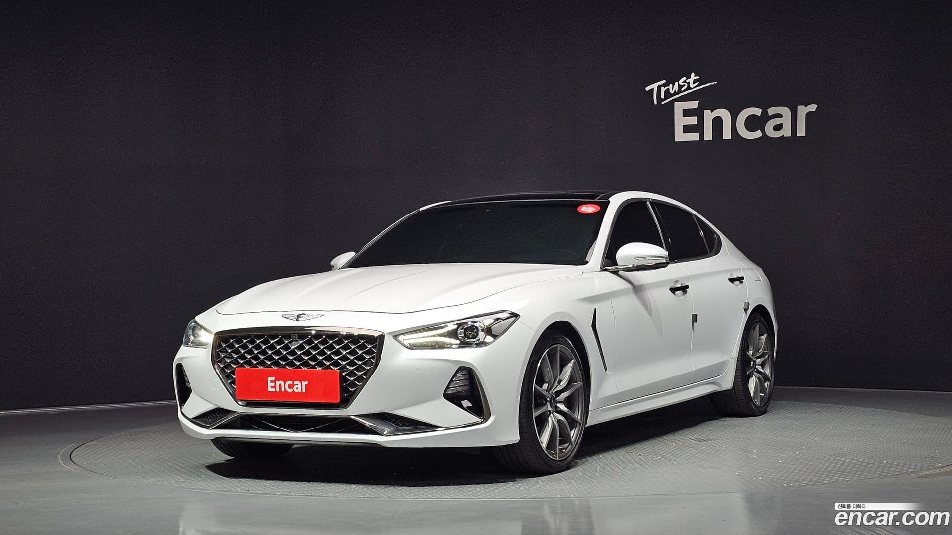 Main__Slider__Photo:G70 Genesis 2019.1-0