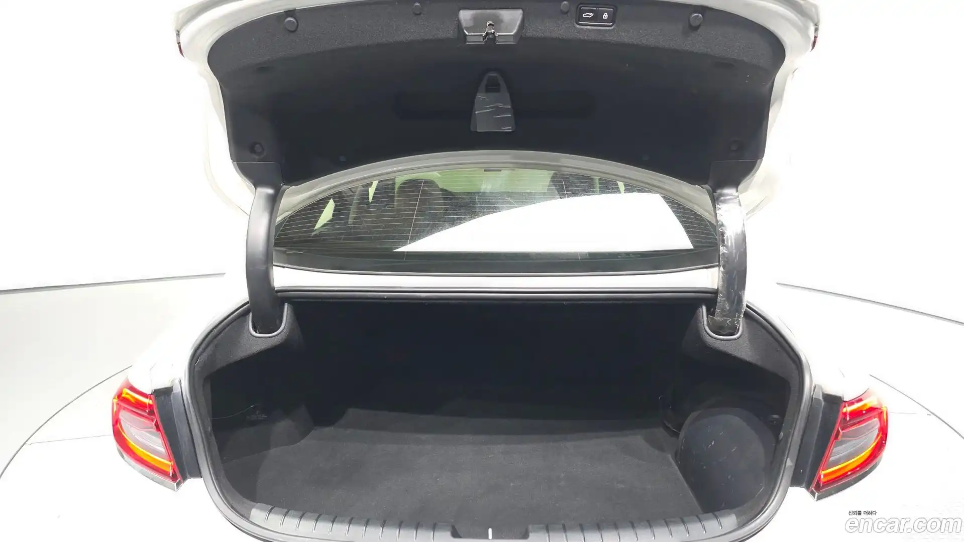 Grandeur Hyundai 2017.9-OPTION-024