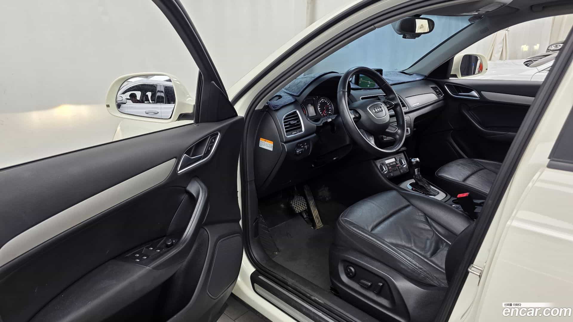 Q3 Audi 2014.6-INNER-010