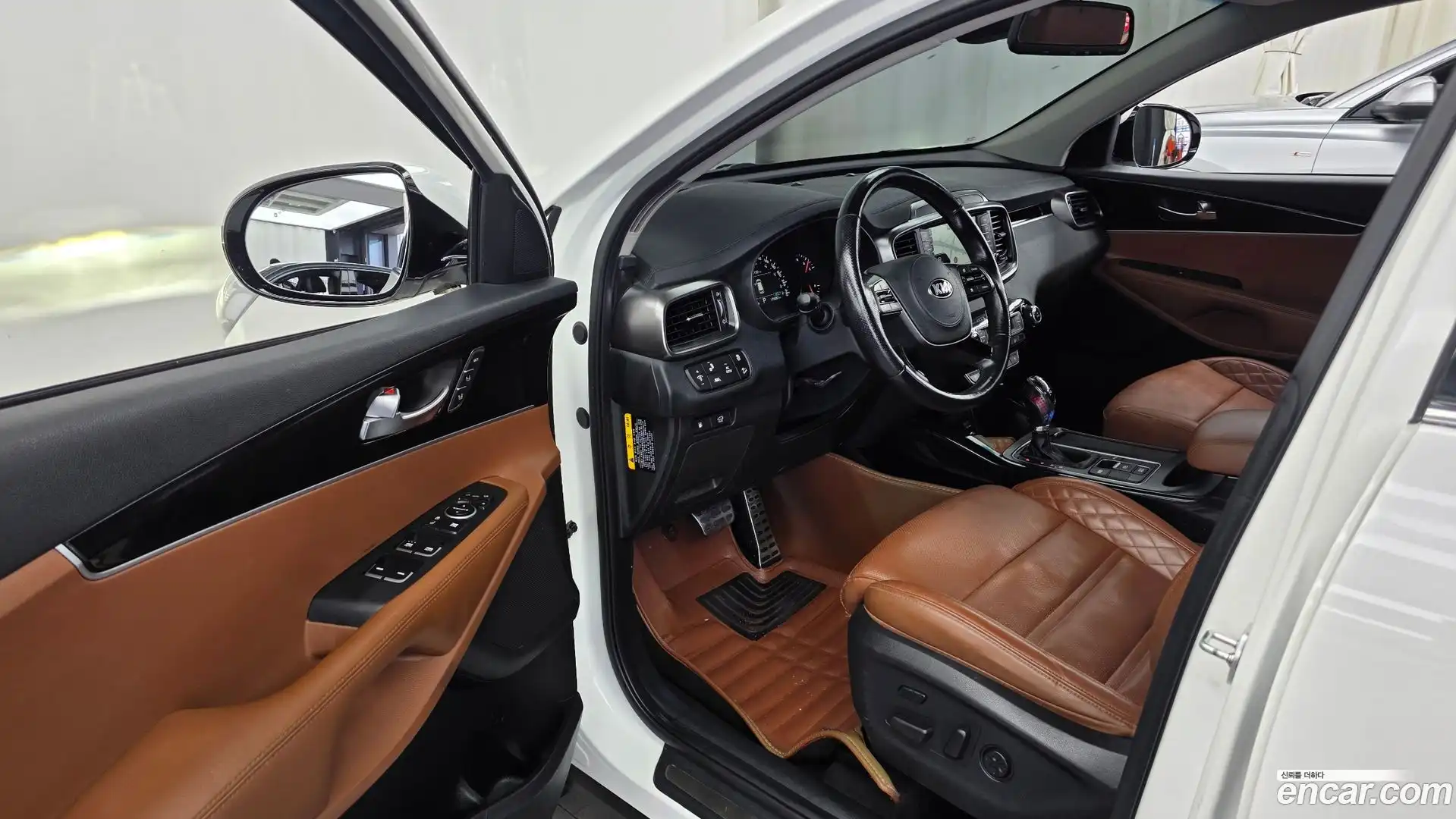 Sorento Kia 2019.5-INNER-010
